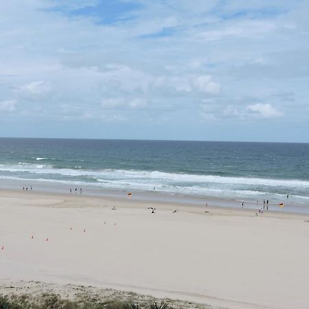 President Holiday Apartments - Absolute Beachfront Gold Coast Dış mekan fotoğraf