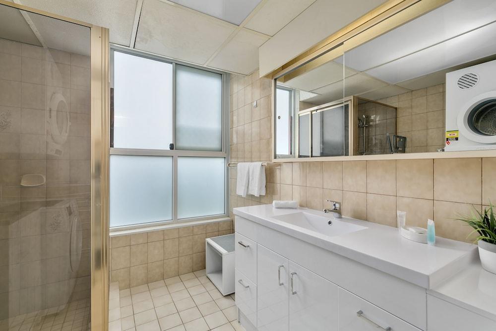 President Holiday Apartments - Absolute Beachfront Gold Coast Dış mekan fotoğraf