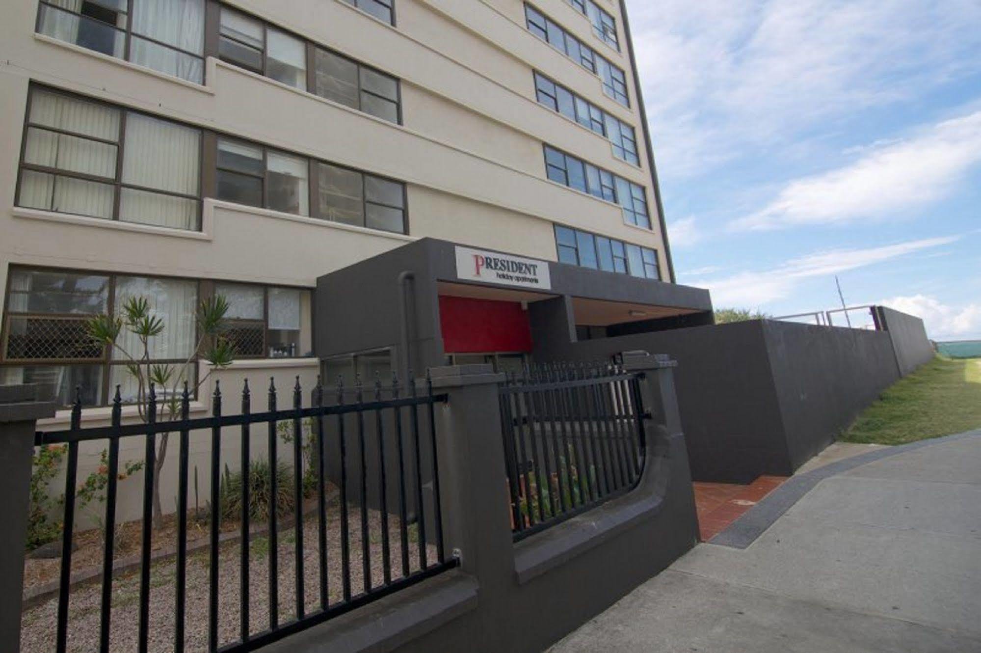 President Holiday Apartments - Absolute Beachfront Gold Coast Dış mekan fotoğraf