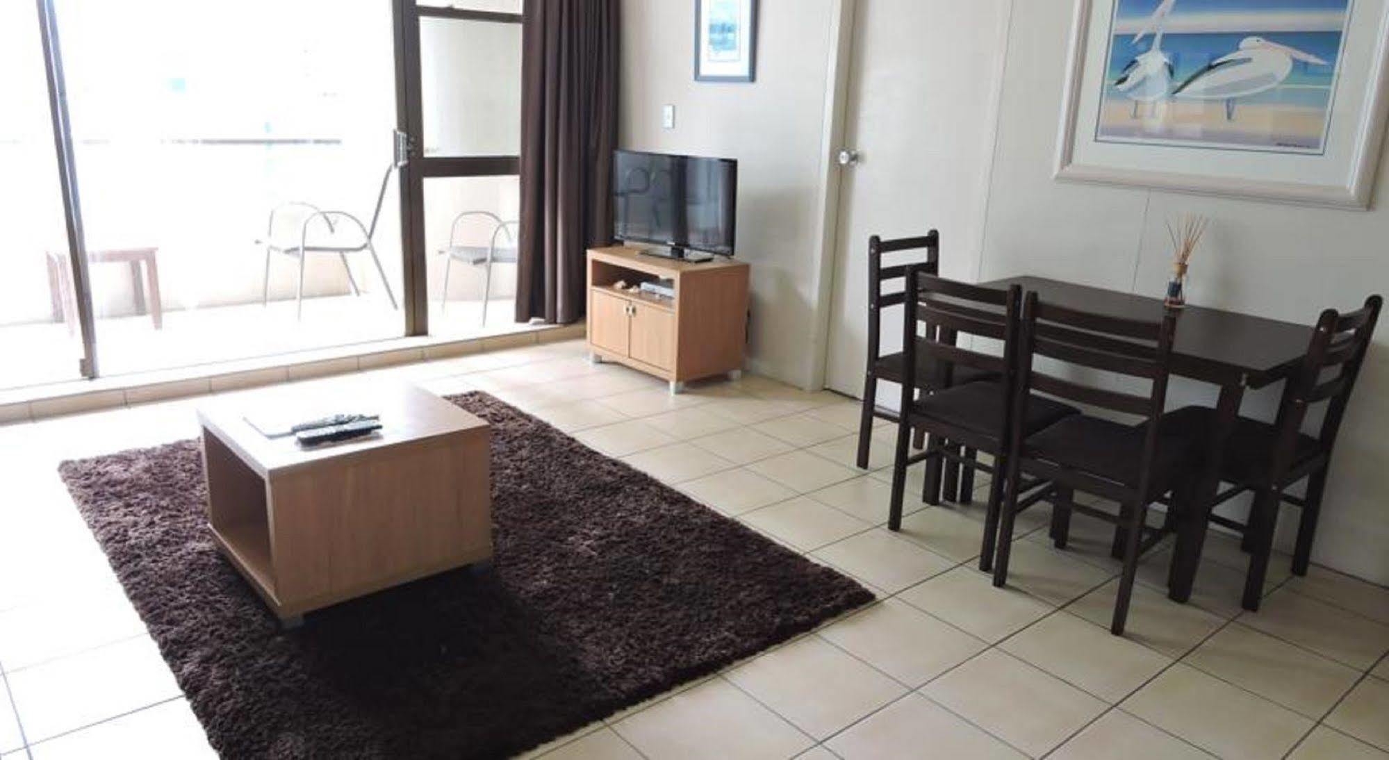 President Holiday Apartments - Absolute Beachfront Gold Coast Dış mekan fotoğraf