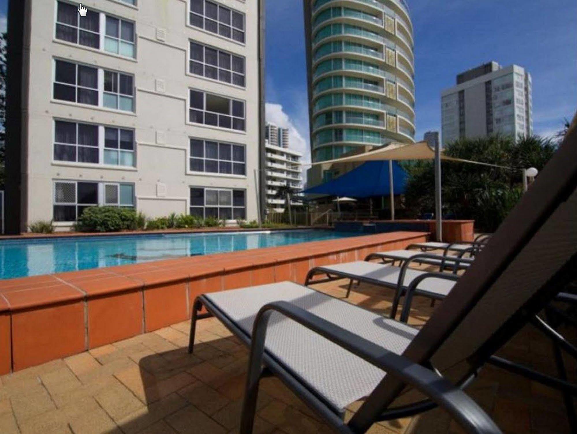 President Holiday Apartments - Absolute Beachfront Gold Coast Dış mekan fotoğraf