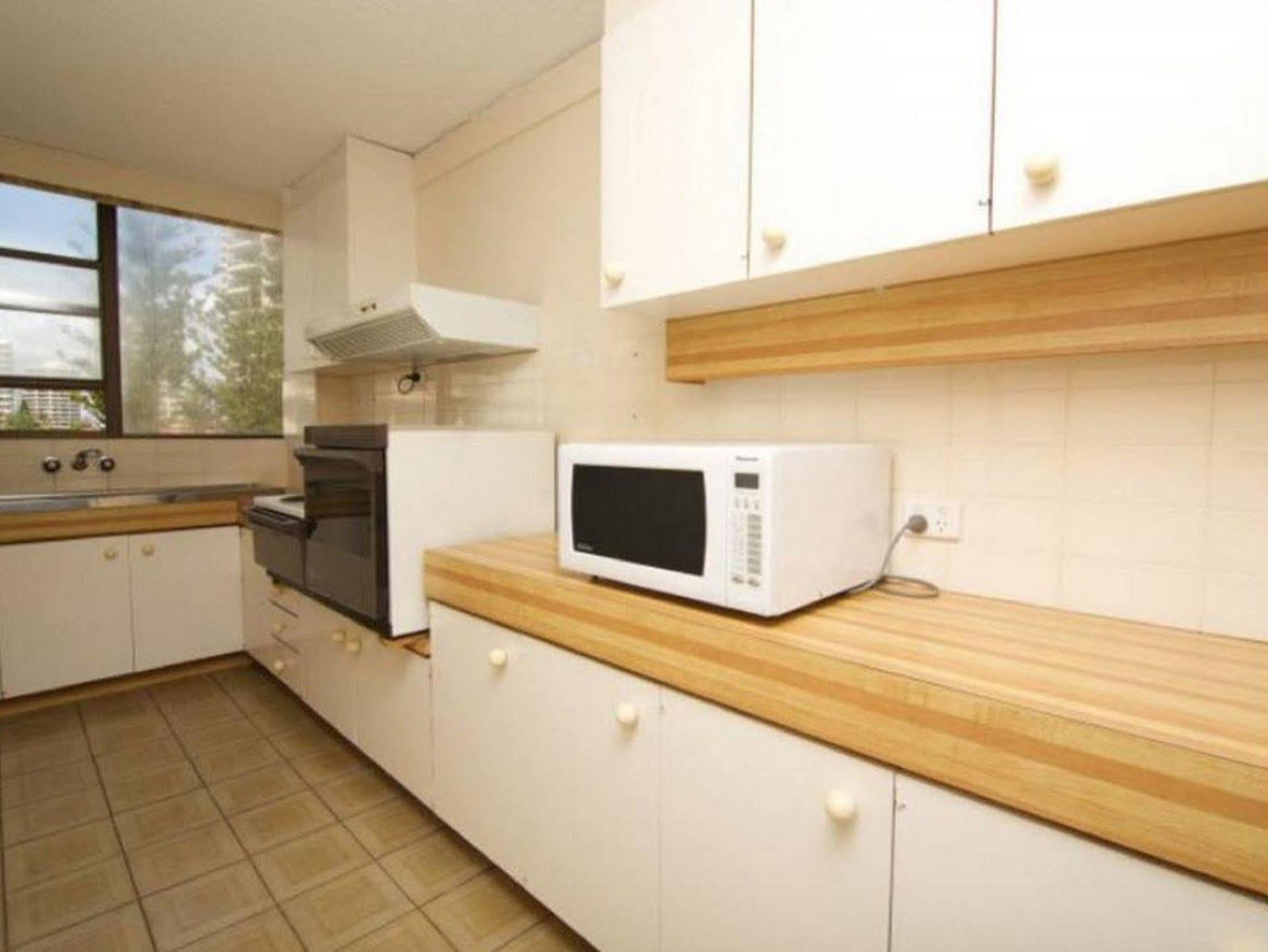 President Holiday Apartments - Absolute Beachfront Gold Coast Dış mekan fotoğraf