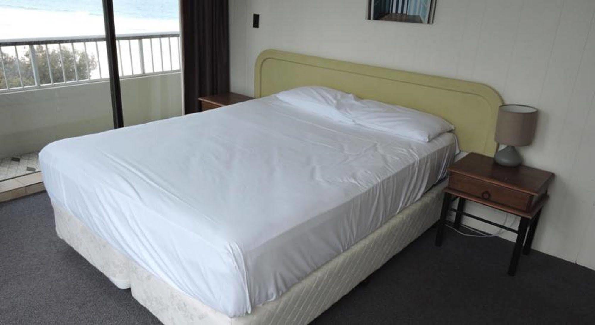 President Holiday Apartments - Absolute Beachfront Gold Coast Dış mekan fotoğraf